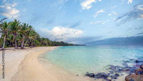 Tableau sur toile Breathtaking beaches all along the coastline of Rarotonga island, Cook Islands,