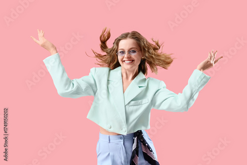 Happy young woman in stylis...