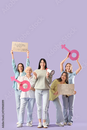 Group of beautiful women wi...