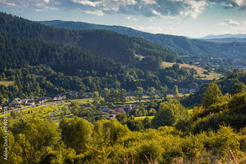 Fototapeta Naklejka Na Ścianę i Meble -  Panorama z Nowińskiej góry nad Muszyną.