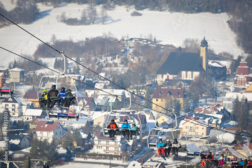 Stacja narciarska Master-Ski w Tyliczu zimą.