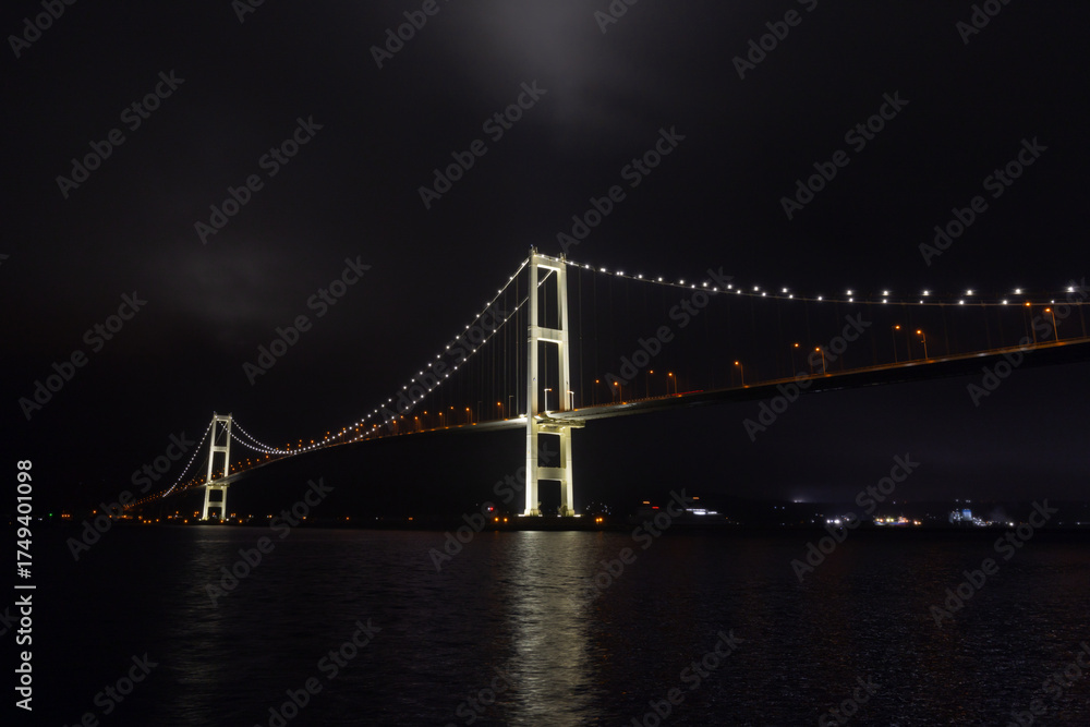 Obraz premium 北海道室蘭-夜の白鳥大橋2024-