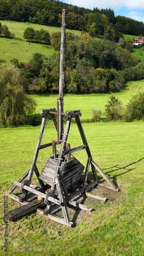 Altes Katapult in Prinzbach, Schwarzwald, Deutschland, Oktober 2025