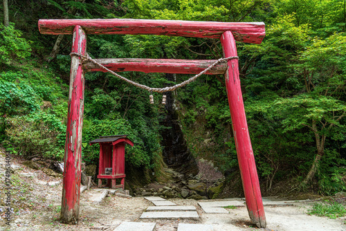 千葉県大多喜町 夏の養老渓谷 黄金の滝