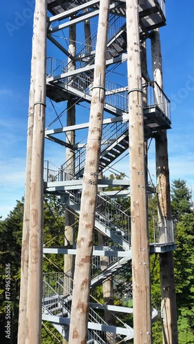 Orenkopfturm bei Haslach im Schwarzwald, Deutschland, Oktober 2025, Luftaufnahme