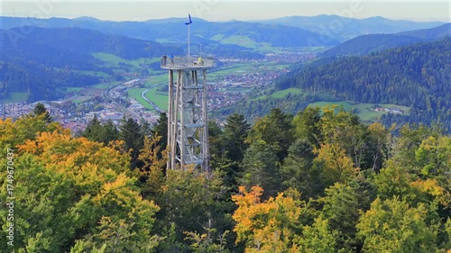 Orenkopfturm bei Haslach im Schwarzwald, Deutschland, Oktober 2025, Luftaufnahme