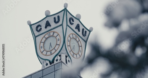 Tableau sur toile University Clock-Tower Sign, Minimal Close-Up