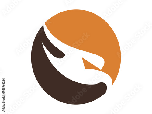 Eagle Head Icon Vector Illustration, Bold Majestic Bird Symbol for Design