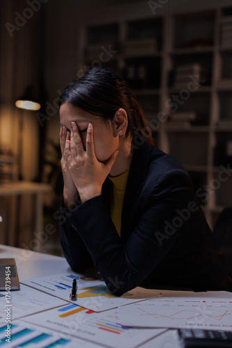 Photography Caucasian business woman business entrepreneur sedentary computer work syndrome