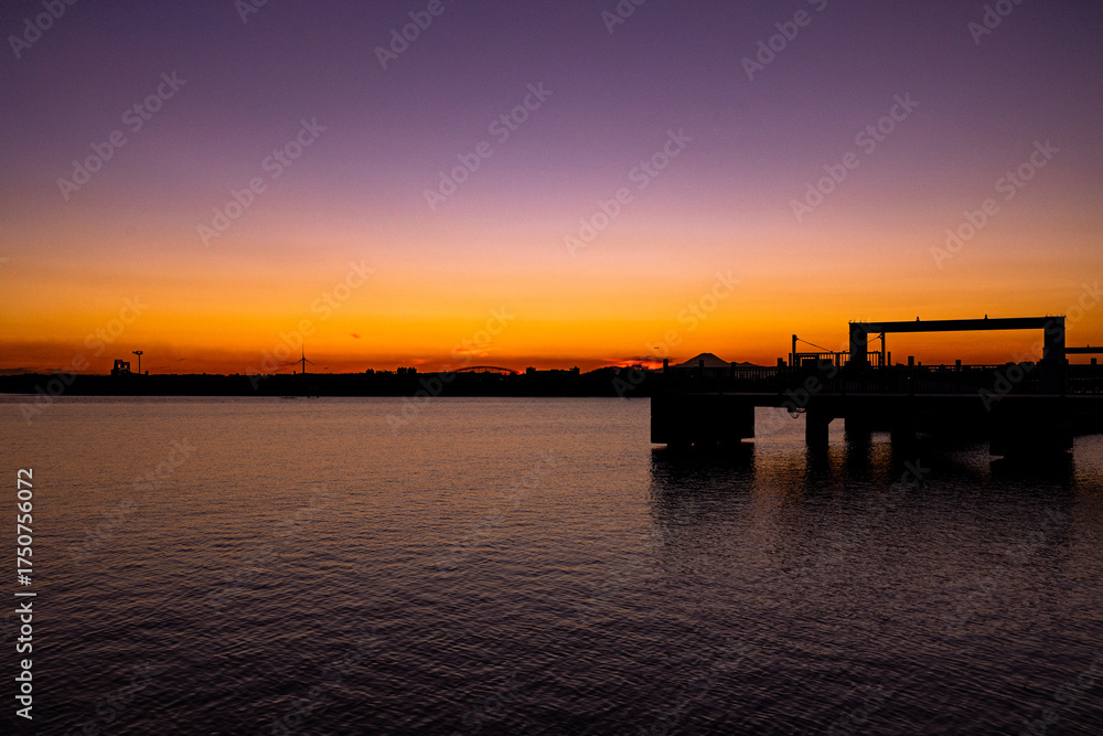 Obraz premium 夕暮れの海辺