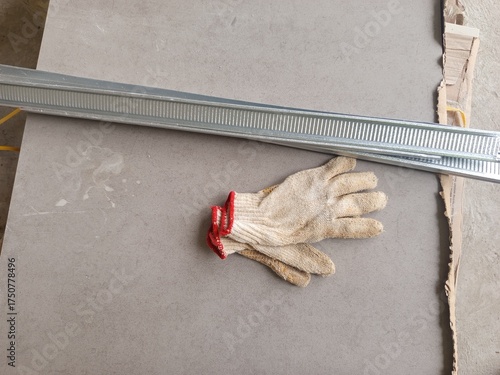 dried roses on a wooden table
