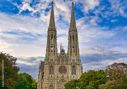 Bild auf Leinwand Votive Church (Votivkirche) is a neo-Gothic church in Vienna, Austria