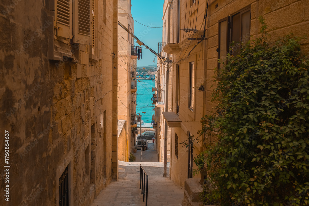 Fototapeta premium Birgu, Malta – Ancient Streets and Historic Fortress