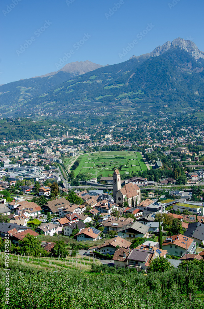 Fototapeta premium Der Marlinger Waalweg, Südtirol