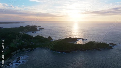 龍舞崎の日出（宮城県 気仙沼大島）