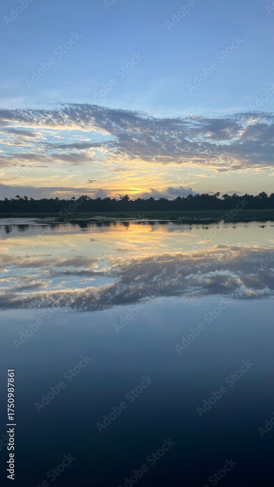 Fototapeta premium sunset over the sea