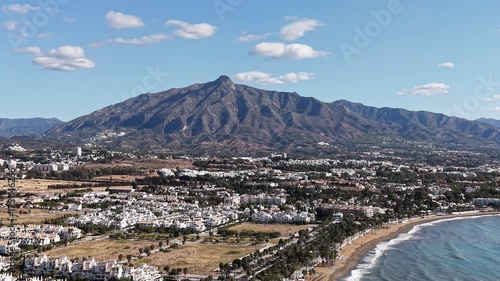 Vista aérea de la playa de San pedro Alcántara en el municipio de Marbella, Andalucía