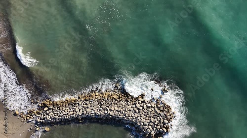 bonita vista aérea de los espigones de la playa de san pedro alcántara, Marbella	