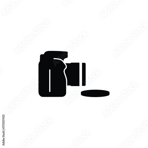 Mirrorless/DSLR Body with Detachable Lens and Cap – Minimal Vector