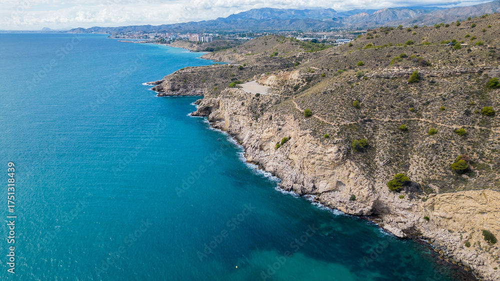 Fototapeta premium Raco Conil vista aérea panorámica desde el mar , calas entre Benidorm y La Villajoyosa o Vila Joiosa , España