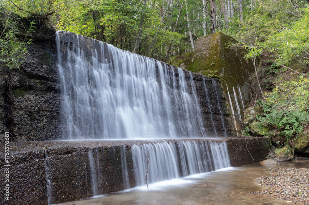 Obraz premium 長野県川上村 梓川の砂防堰堤