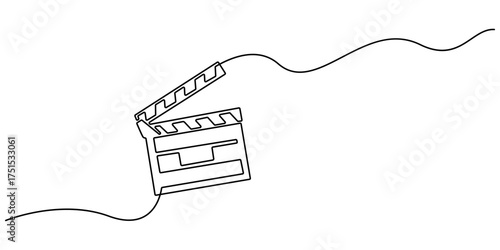 Film clapper in one line drawing. Clapper board and film reel continuous one line drawing. Minimalist entertainment concept. Movie scene episode production concept. Editable outline