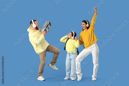 Happy parents with their li...