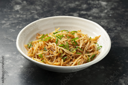Photos Stir Fry Bean Sprouts with garlic, soy sauce and spring onion