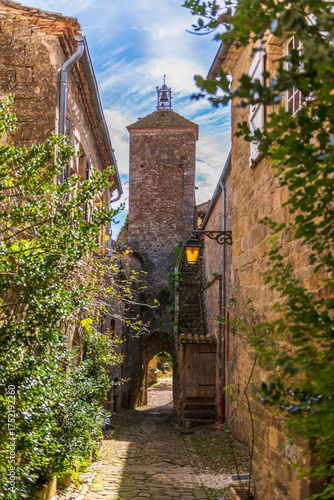 Obraz na plátně A street in the medieval village of Penne, in the Tarn region of Occitanie, Fran