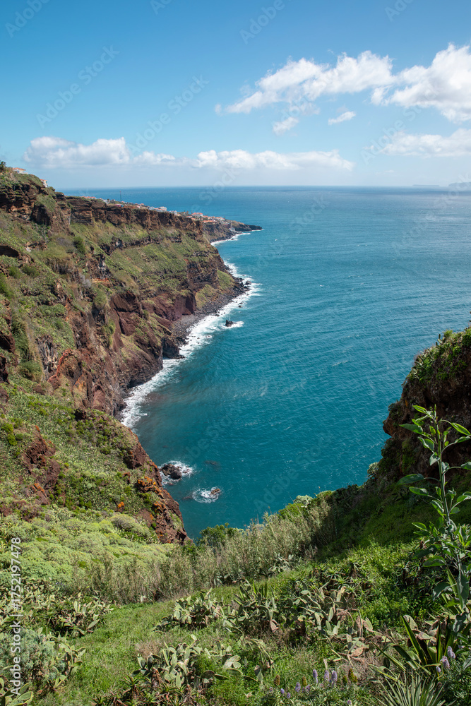 Fototapeta premium Panoramic view of Funchal in Madeira, Portugal