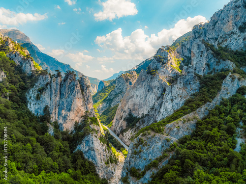 Foto View of Sutjeska road in Bosnia and Hercegovina