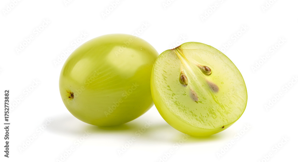 Obraz premium Fresh Grapes Bunch Isolated on White Background