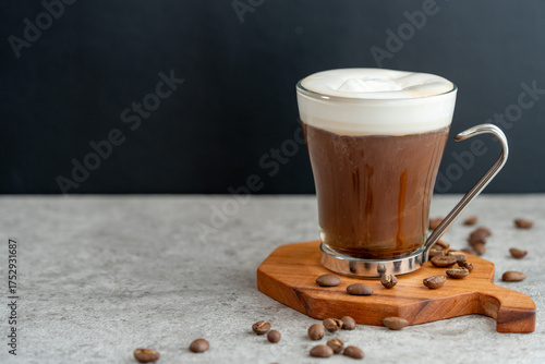 ウィンナーコーヒー（アインシュペナー）とコピースペース