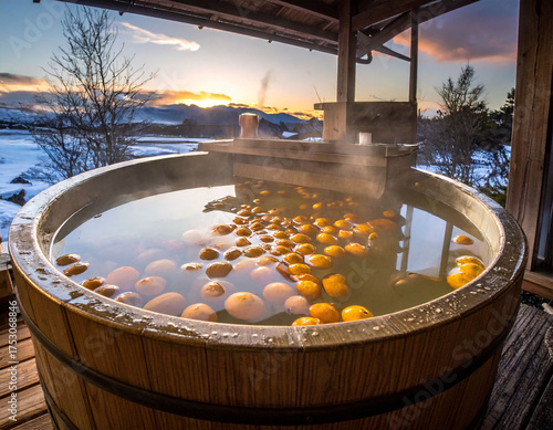 冬至に湯気の上がる柚子湯で邪気を払う