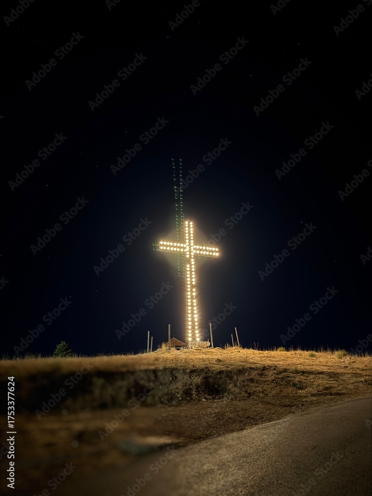Obraz premium cross on mountain