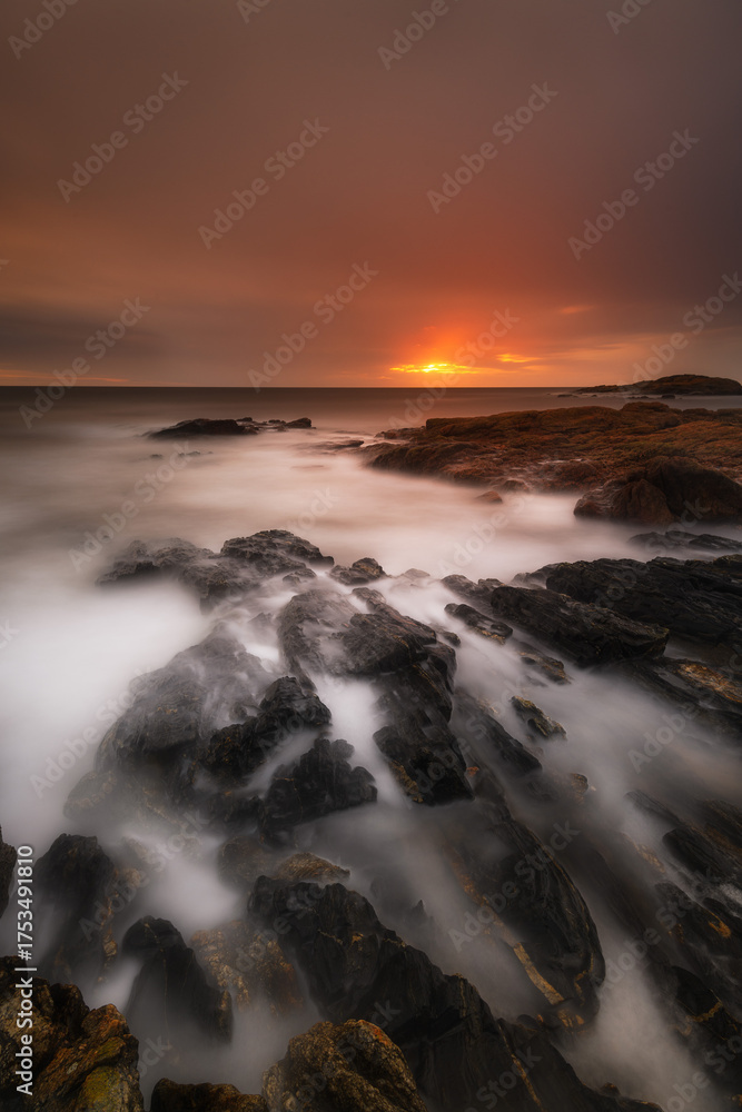 Obraz premium sunset over the sea