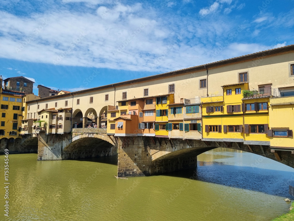 Fototapeta premium Florence, Italy - Ponte Vecchio on the Arno River