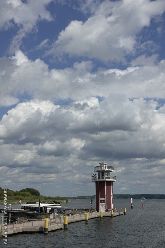 Fototapeta premium Leuchtturm bei Plau am See