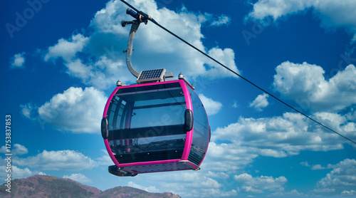 Foto The cable car on blue sky with clouds in Busan, South Gyeongsang Province, South Korea