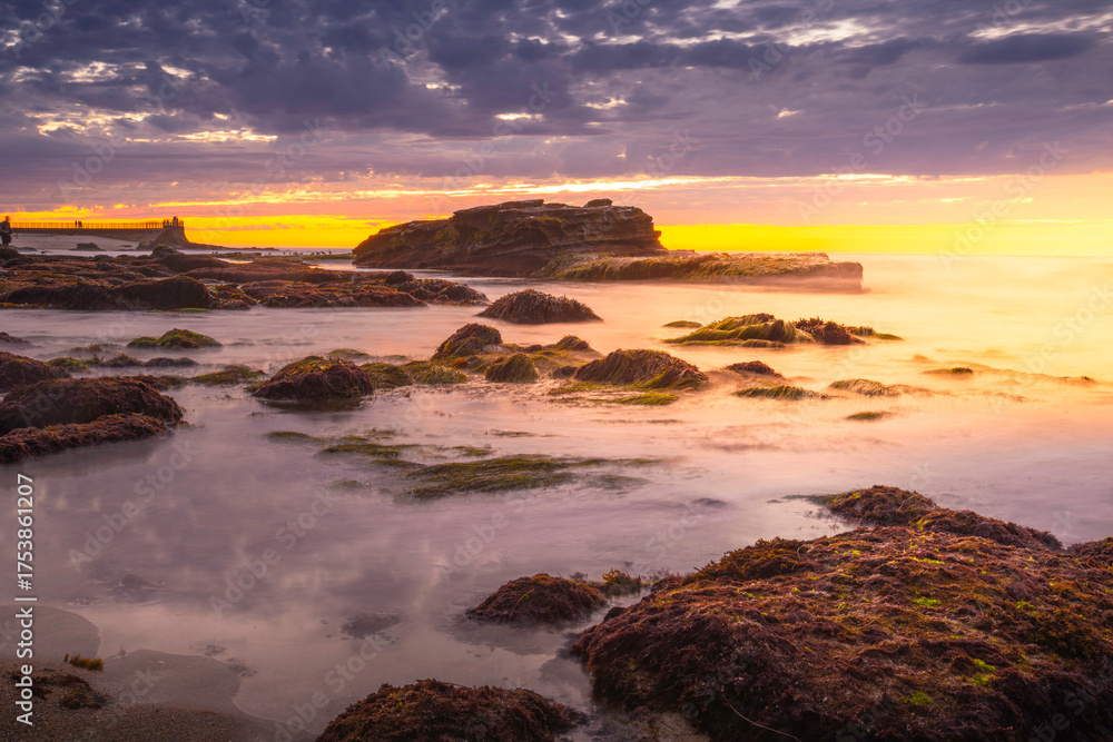 Obraz premium sunset on the beach