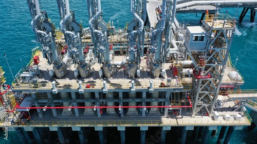 Tableau sur toile defaultOffshore LNG Terminal Loading Arm Facility Overview
