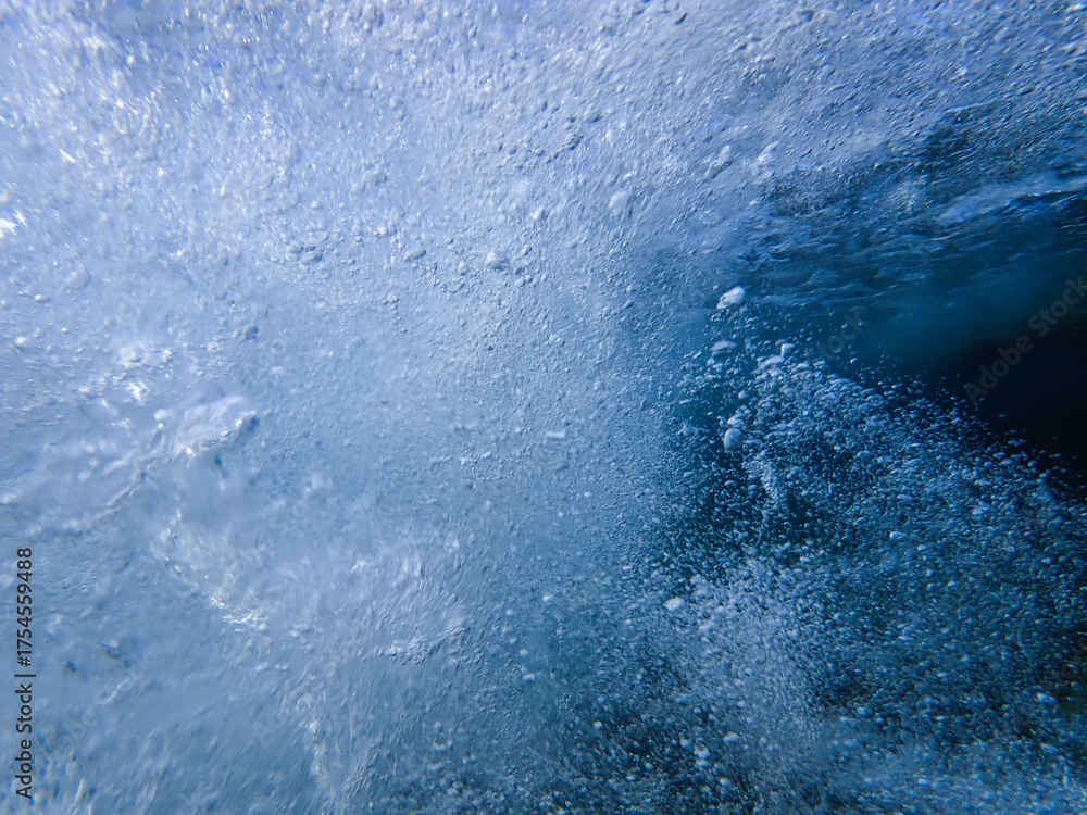 Obraz premium bubbles, bubble, water, underwater, sea, air, deep, undersea, under, background, wave, liquid, clear, clean, ocean, nature, texture, oxygen, blue, white, effect, transparent, foam, aquarium, aqua.