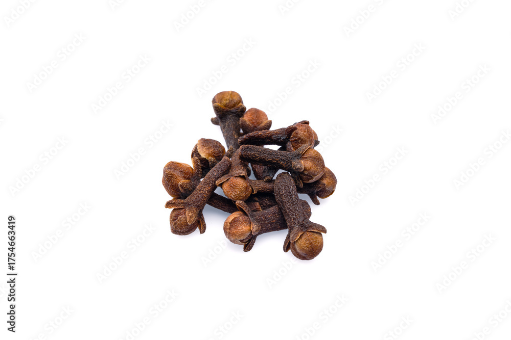 Obraz premium Dry cloves spice isolated on white background. 