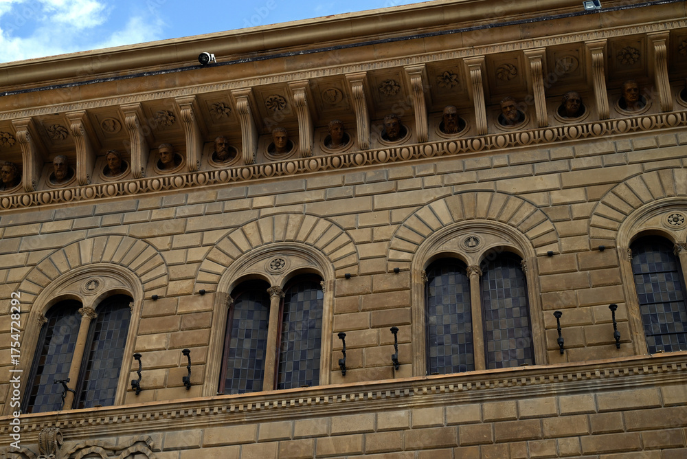 Fototapeta premium Détail architectural du Palazzo Spannocchi à Sienne