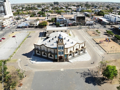 igreja matriz de luis eduardo magalhães-bahia