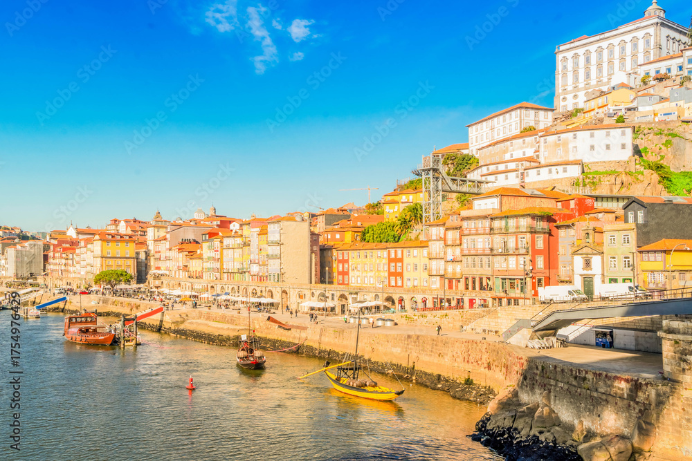 Obraz premium historic town of Porto, Portugal