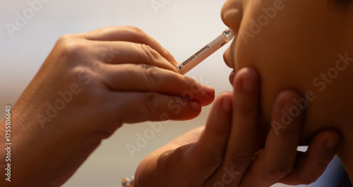 Flu vaccination campaign. Intranasal flu vaccine for school-aged children.