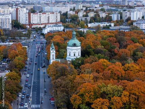 Warszawa, panorama miasta widoczna z okolicy Starych Powązek, jesień