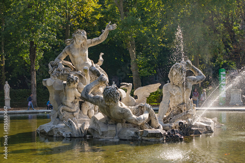 Fontana nel giardino del palazzo reale di Torino