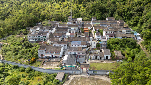 Lai Chi Wo is a Hakka village near Sha Tau Kok, in the northeastern New Territories of Hong Kong. 400 years ago before the Hakka people settled there.